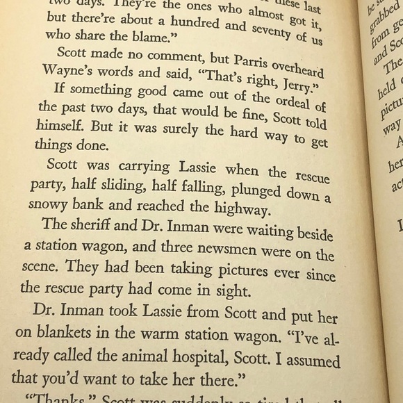 1969 “Lassie Lost in the Snow” , by Steve Frazee.  Hardcover Book - Picture 9 of 9